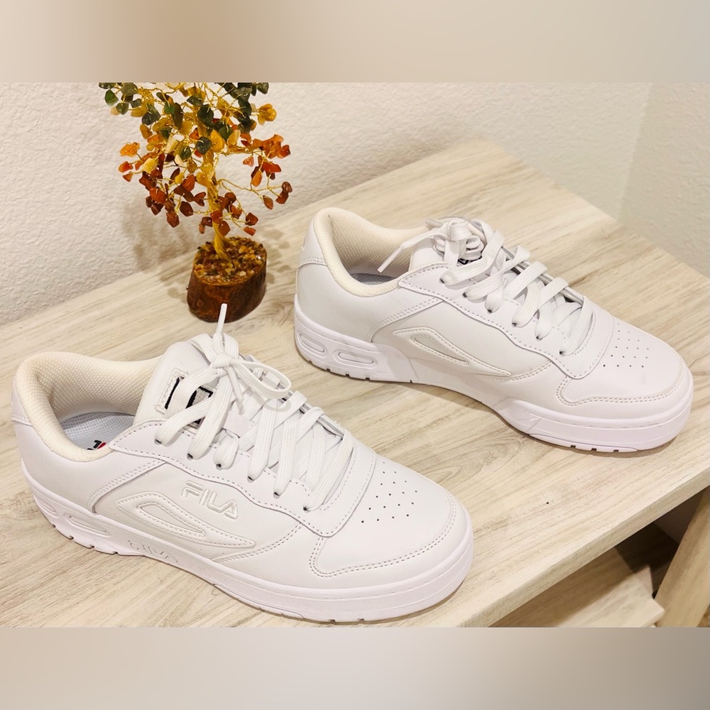 FILA White Classic Sneakers – Women’s 8.5 - Picture 2 of 4